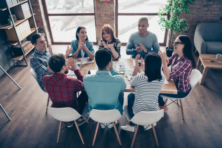 Services fiduciaires pour associations en Suisse incluant comptabilité, salaires, fiscalité et administration